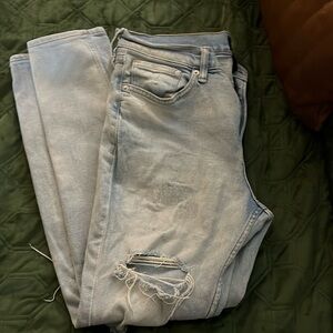 H&M skinny fit jeans
US 32